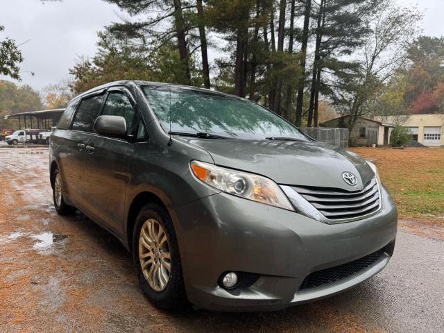 2014 TOYOTA SIENNA XLE, 
