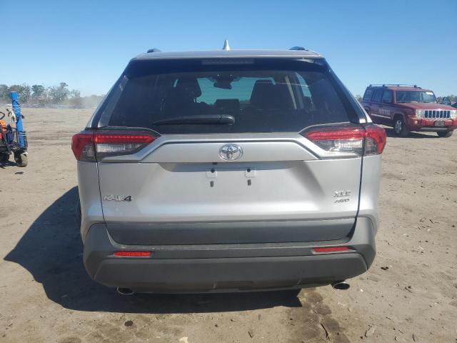 2T3P1RFV8SW554954 - 2025 TOYOTA RAV4 XLE SILVER photo 6
