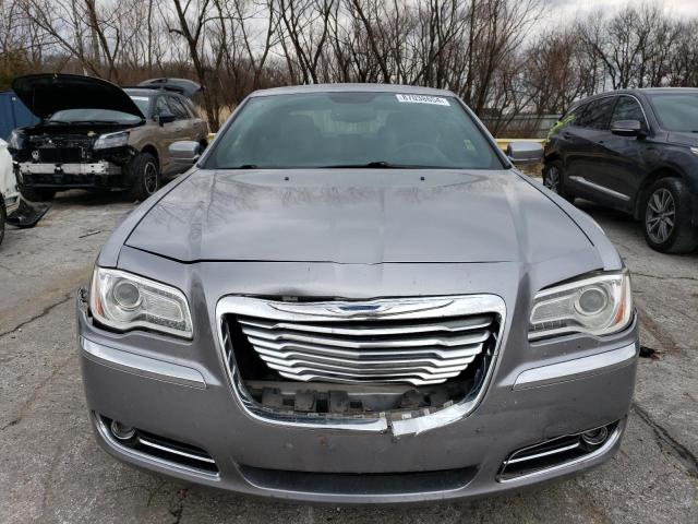 2C3CCAAG5DH659462 - 2013 CHRYSLER 300 SILVER photo 5