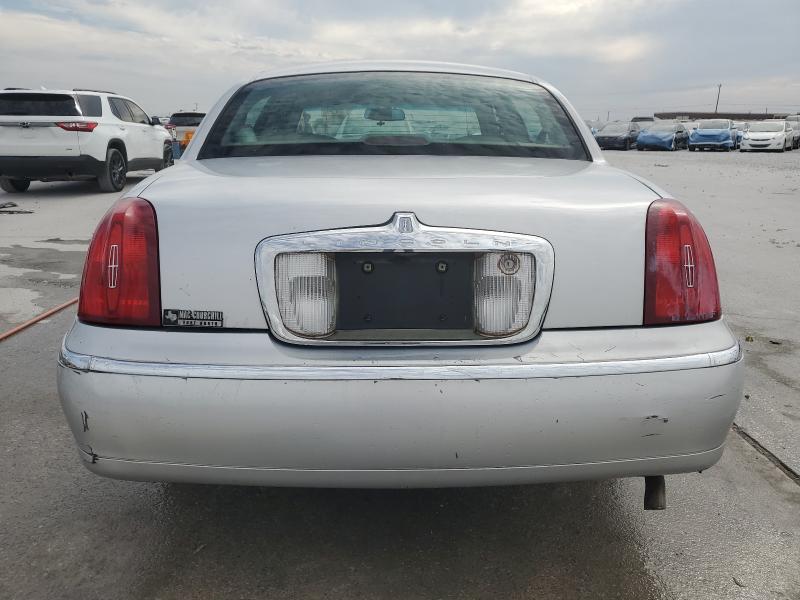 1LNHM82W9YY876405 - 2000 LINCOLN TOWN CAR SIGNATURE Сріблястий фото 6
