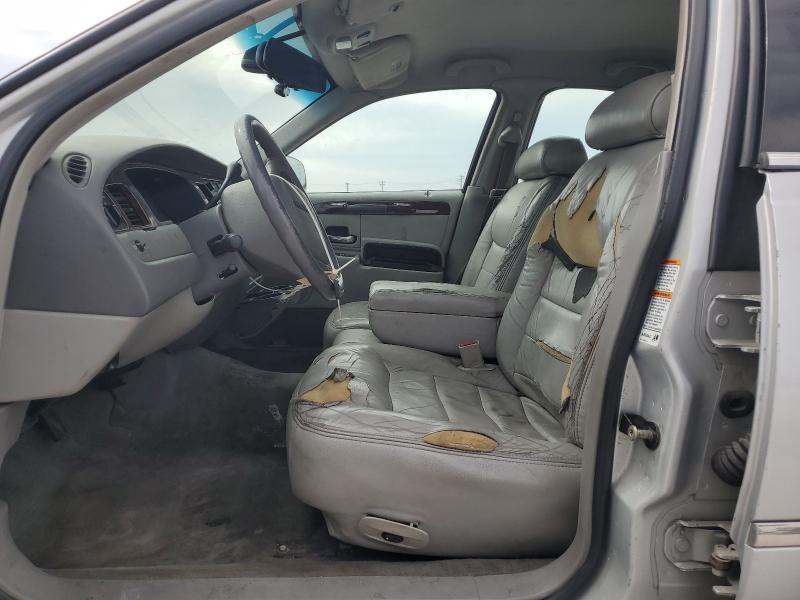1LNHM82W9YY876405 - 2000 LINCOLN TOWN CAR SIGNATURE Сріблястий фото 7
