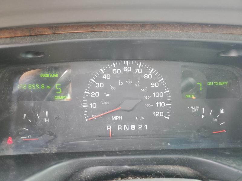 1LNHM82W9YY876405 - 2000 LINCOLN TOWN CAR SIGNATURE Сріблястий фото 9