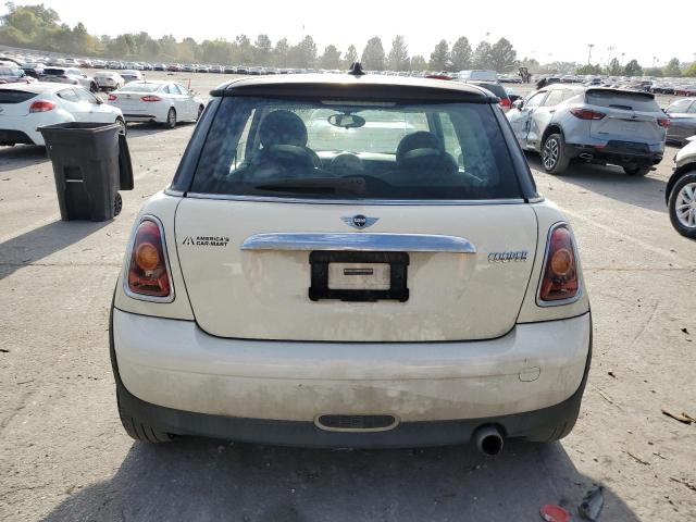 WMWMF33589TW72275 - 2009 MINI COOPER WHITE photo 6