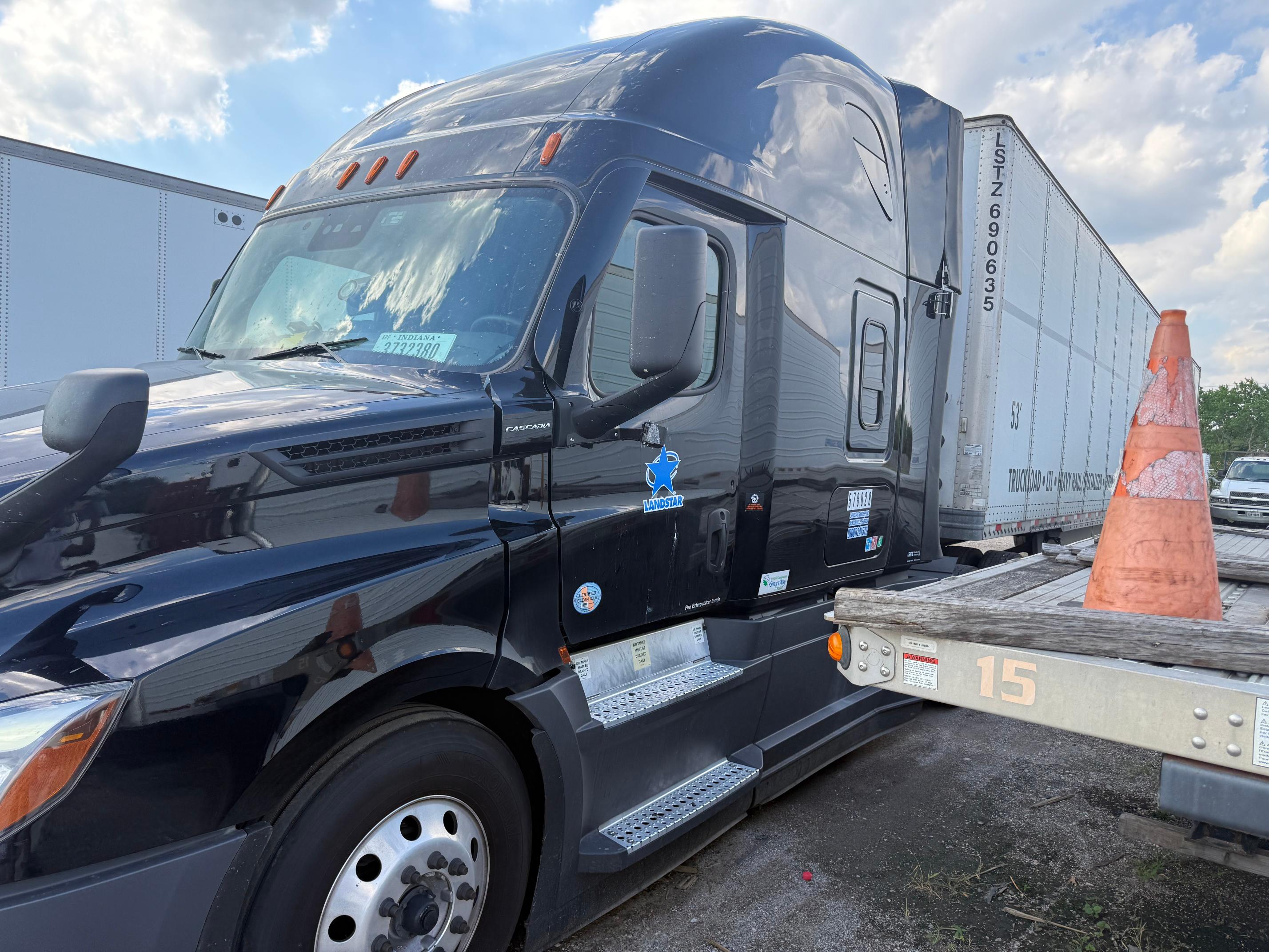 3AKJHHDR9RSUS6296 - 2024 FREIGHTLINER CASCADIA 1 Noir photo 2