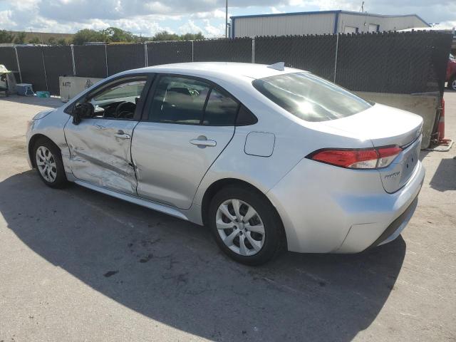 JTDEPMAE5NJ193122 - 2022 TOYOTA COROLLA LE 银色 照片 2