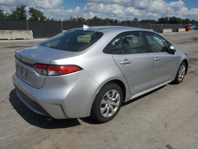 JTDEPMAE5NJ193122 - 2022 TOYOTA COROLLA LE 银色 照片 3