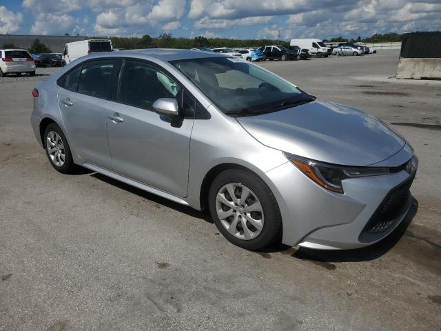 JTDEPMAE5NJ193122 - 2022 TOYOTA COROLLA LE 银色 照片 4