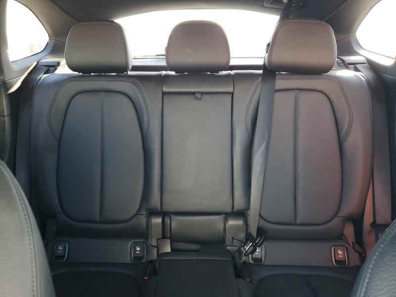 WBXHT3C38H5F75016 - 2017 BMW X1 XDRIVE28I WHITE photo 10