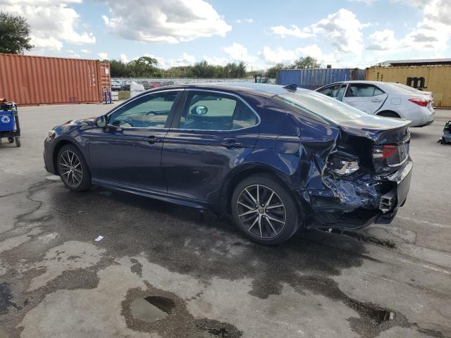 4T1G11AK3NU042787 - 2022 TOYOTA CAMRY SE BLUE photo 2