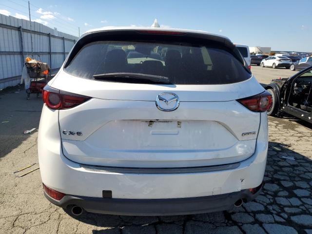 JM3KFADM0M0470035 - 2021 MAZDA CX-5 GRAND TOURING WHITE photo 6
