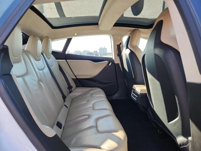 5YJSA1E10GF156032 - 2016 TESLA MODEL S WHITE photo 10