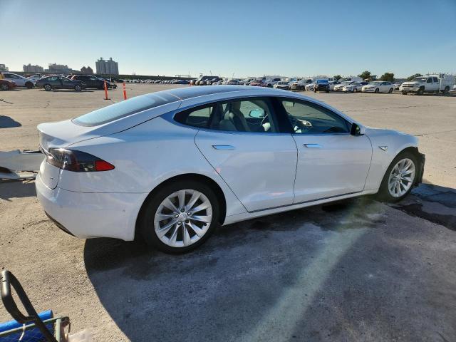 5YJSA1E10GF156032 - 2016 TESLA MODEL S WHITE photo 3