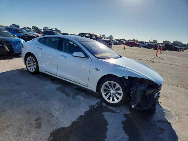 5YJSA1E10GF156032 - 2016 TESLA MODEL S WHITE photo 4