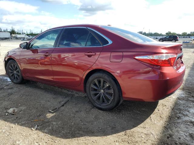 4T1BF1FK8FU986770 - 2015 TOYOTA CAMRY LE RED photo 2