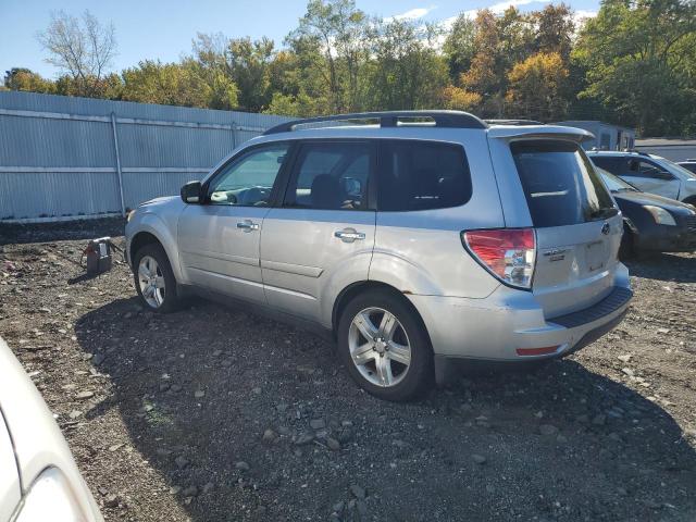 JF2SH63689G756458 - 2009 SUBARU FORESTER 2.5X PREMIUM SILVER photo 2