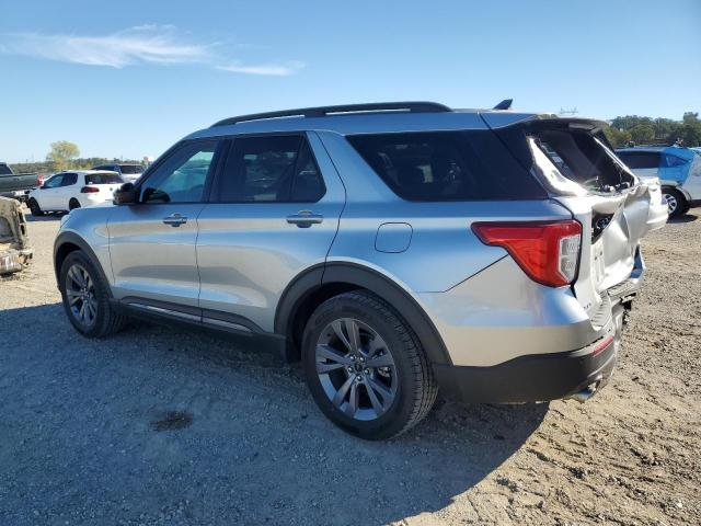 1FMSK7DH4NGA64435 - 2022 FORD EXPLORER XLT Silber Foto 2