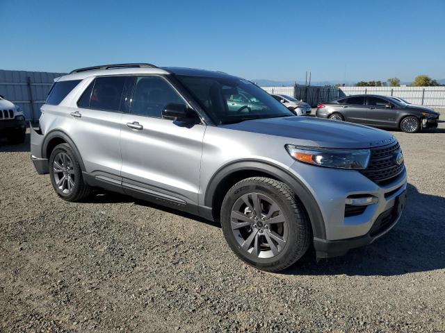 1FMSK7DH4NGA64435 - 2022 FORD EXPLORER XLT Silber Foto 4