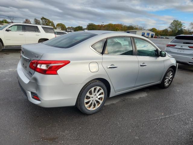 3N1AB7AP3JL628984 - 2018 NISSAN SENTRA S ვერცხლისფერი ფოტო 3