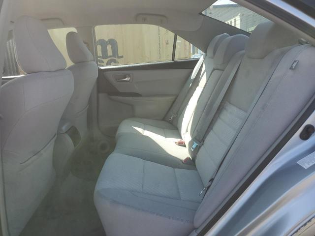 4T1BF1FK4FU062195 - 2015 TOYOTA CAMRY LE 银色 照片 10