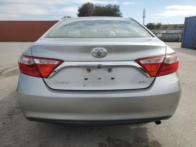 4T1BF1FK4FU062195 - 2015 TOYOTA CAMRY LE 银色 照片 6