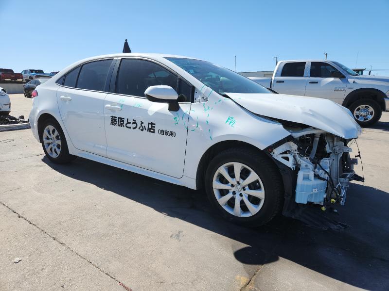 5YFEPRAE8LP131638 - 2020 TOYOTA COROLLA LE თეთრი ფოტო 4