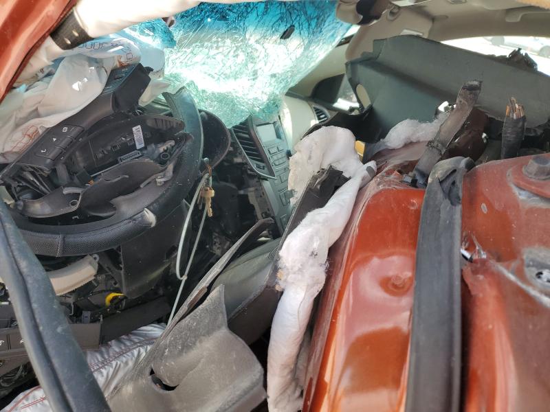 5XYZT3LB3GG318650 - 2016 HYUNDAI SANTA FE S ORANGE photo 8