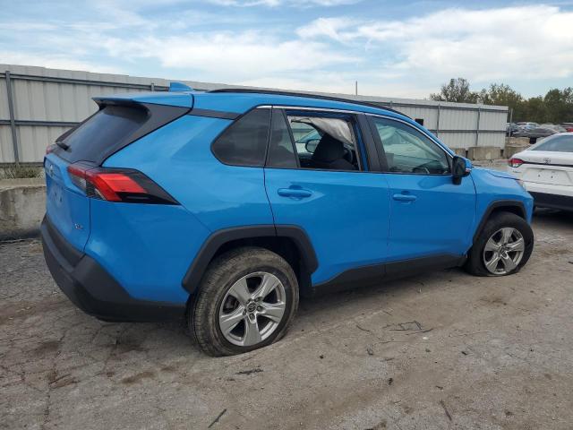 2T3W1RFV0MW127881 - 2021 TOYOTA RAV4 XLE BLUE photo 3