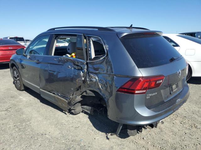 3VV2B7AX1LM096151 - 2020 VOLKSWAGEN TIGUAN SE Серый фото 2