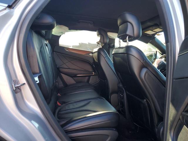 5LMCJ3D94KUL09107 - 2019 LINCOLN MKC RESERVE 银色 照片 11