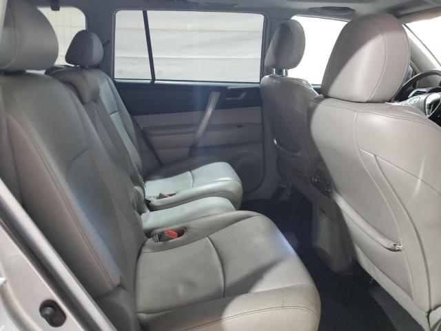 5TDBK3EH8BS050633 - 2011 TOYOTA HIGHLANDER BASE فضي صورة 11
