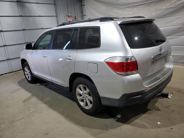 5TDBK3EH8BS050633 - 2011 TOYOTA HIGHLANDER BASE فضي صورة 2