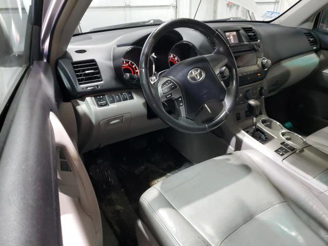 5TDBK3EH8BS050633 - 2011 TOYOTA HIGHLANDER BASE فضي صورة 8