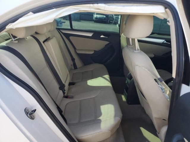 3VWDX7AJ7DM447700 - 2013 VOLKSWAGEN JETTA SE 白色 照片 10