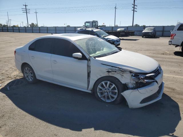 3VWDX7AJ7DM447700 - 2013 VOLKSWAGEN JETTA SE 白色 照片 4