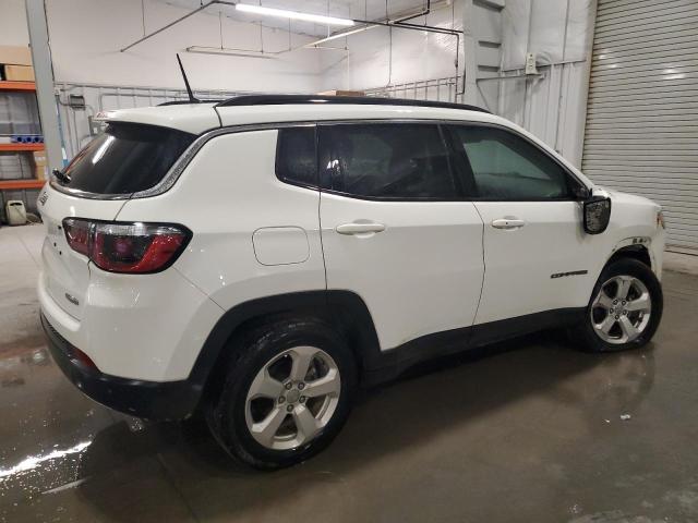 3C4NJDBB6JT328343 - 2018 JEEP COMPASS LATITUDE Weiß Foto 3