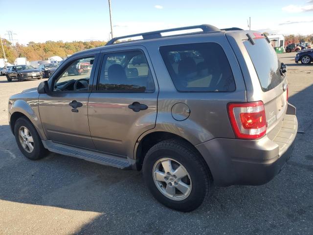 1FMCU0D76AKB34991 - 2010 FORD ESCAPE XLT Күміс фото 2