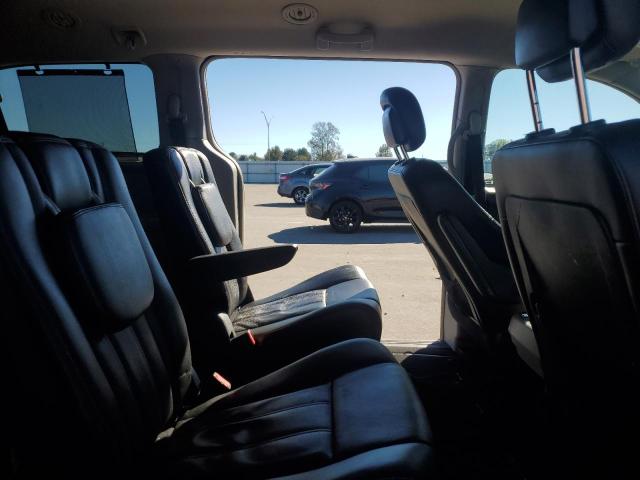 2C4RC1CG9FR506440 - 2015 CHRYSLER TOWN & COU TOURING L RED photo 11