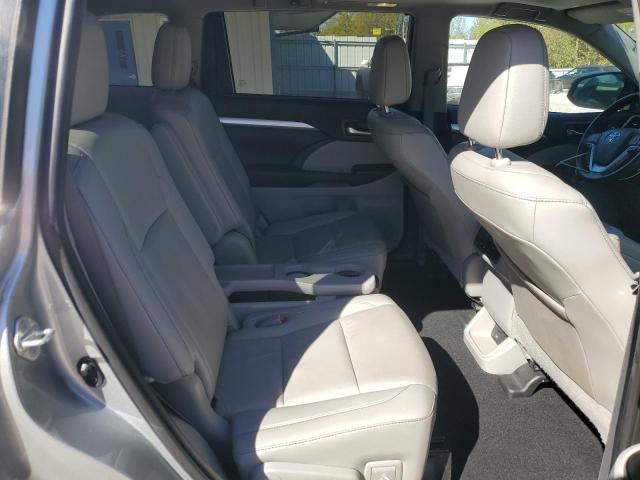 5TDJZRFH0KS725500 - 2019 TOYOTA HIGHLANDER SE 银色 照片 11