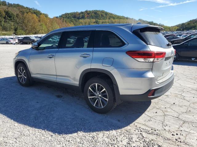 5TDJZRFH0KS725500 - 2019 TOYOTA HIGHLANDER SE 银色 照片 2
