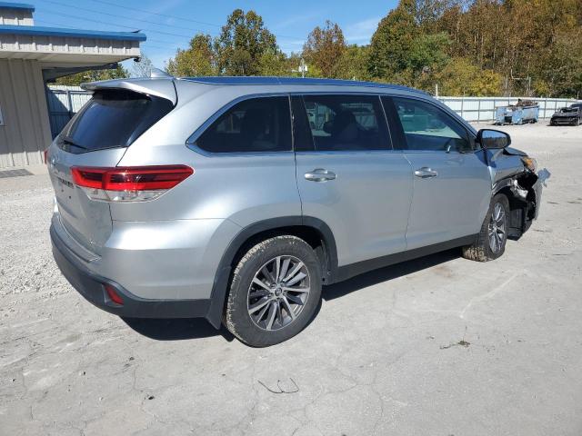 5TDJZRFH0KS725500 - 2019 TOYOTA HIGHLANDER SE 银色 照片 3
