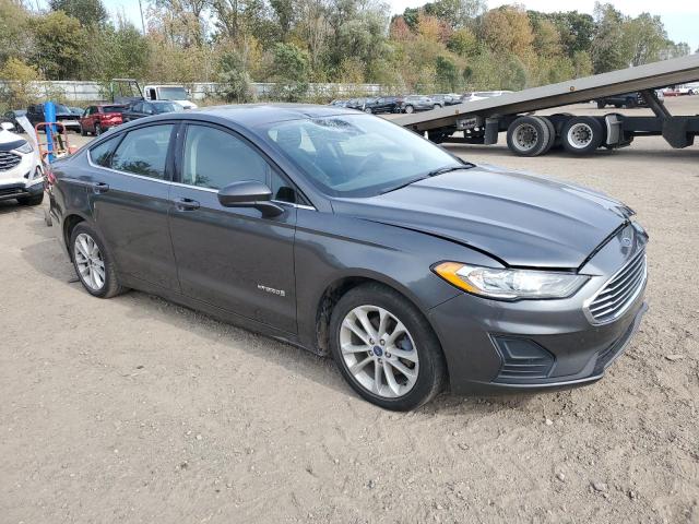 3FA6P0LU5KR131194 - 2019 FORD FUSION SE GRAY photo 4