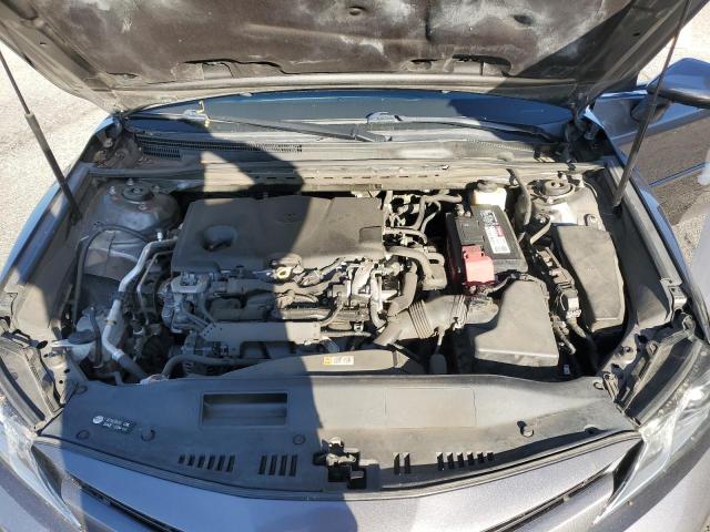 4T1B11HK4JU112808 - 2018 TOYOTA CAMRY L GRAY photo 11