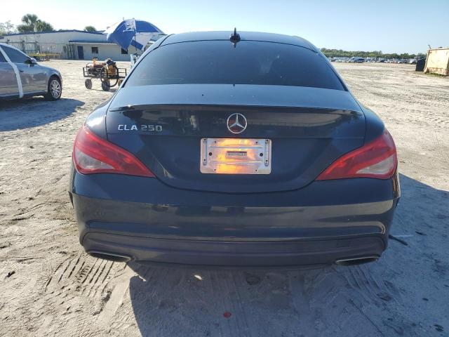 WDDSJ4EBXJN535399 - 2018 MERCEDES-BENZ CLA 250 Blau Foto 6