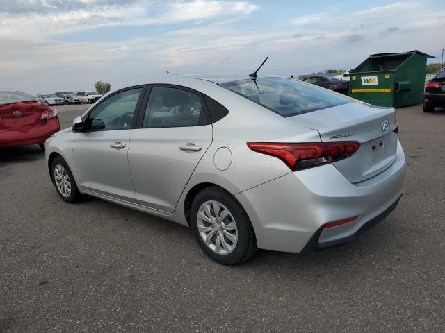 3KPC24A30KE082166 - 2019 HYUNDAI ACCENT SE Srebrny zdjęcie 2