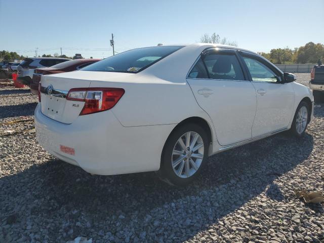 4T1BF1FK4CU562725 - 2012 TOYOTA CAMRY BASE WHITE photo 3
