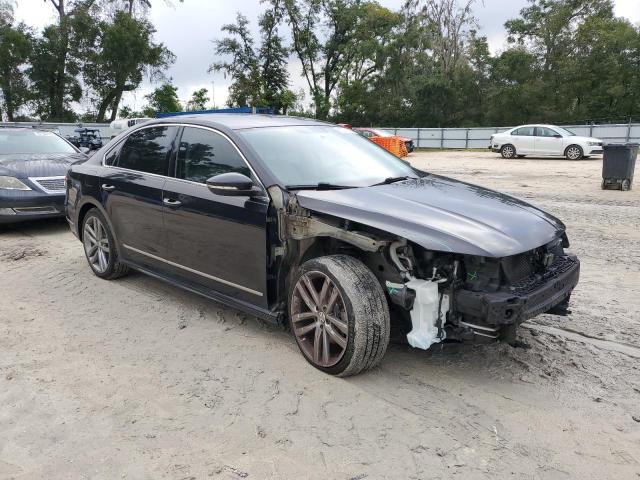 1VWDT7A34HC067587 - 2017 VOLKSWAGEN PASSAT R-LINE Սև լուսանկար 4