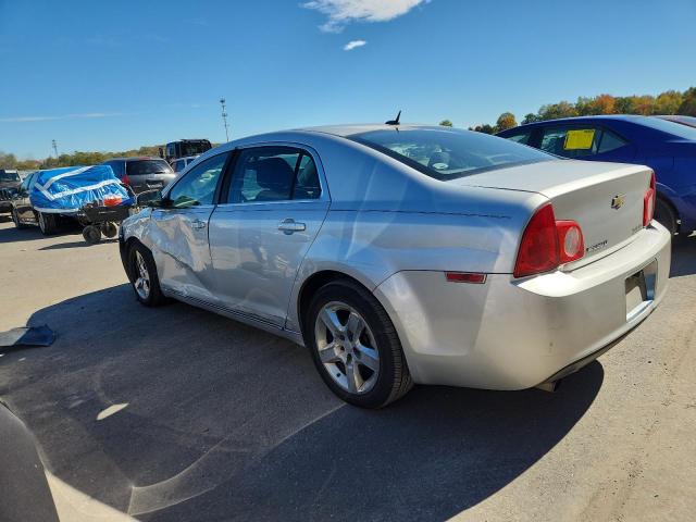 1G1ZC5EB5AF295576 - 2010 CHEVROLET MALIBU 1LT فضي صورة 2