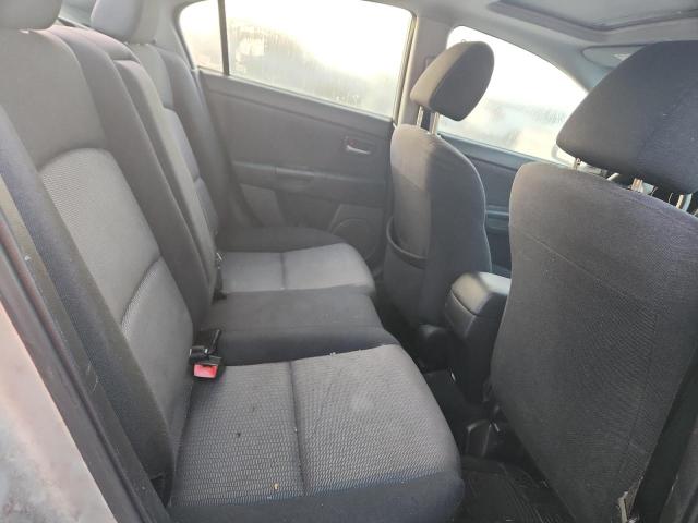 JM1BK12F181871828 - 2008 MAZDA 3 I SILVER photo 10