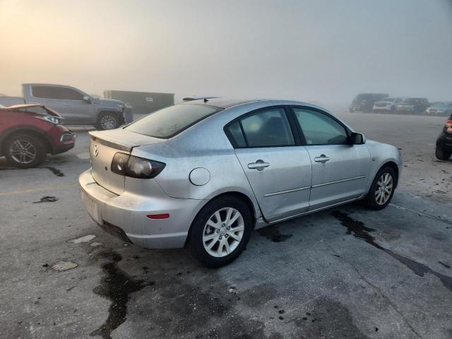 JM1BK12F181871828 - 2008 MAZDA 3 I SILVER photo 3