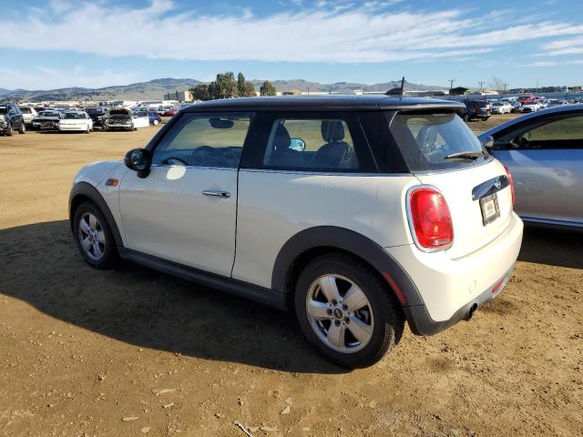 WMWXP5C39H2G60633 - 2017 MINI COOPER WHITE photo 2